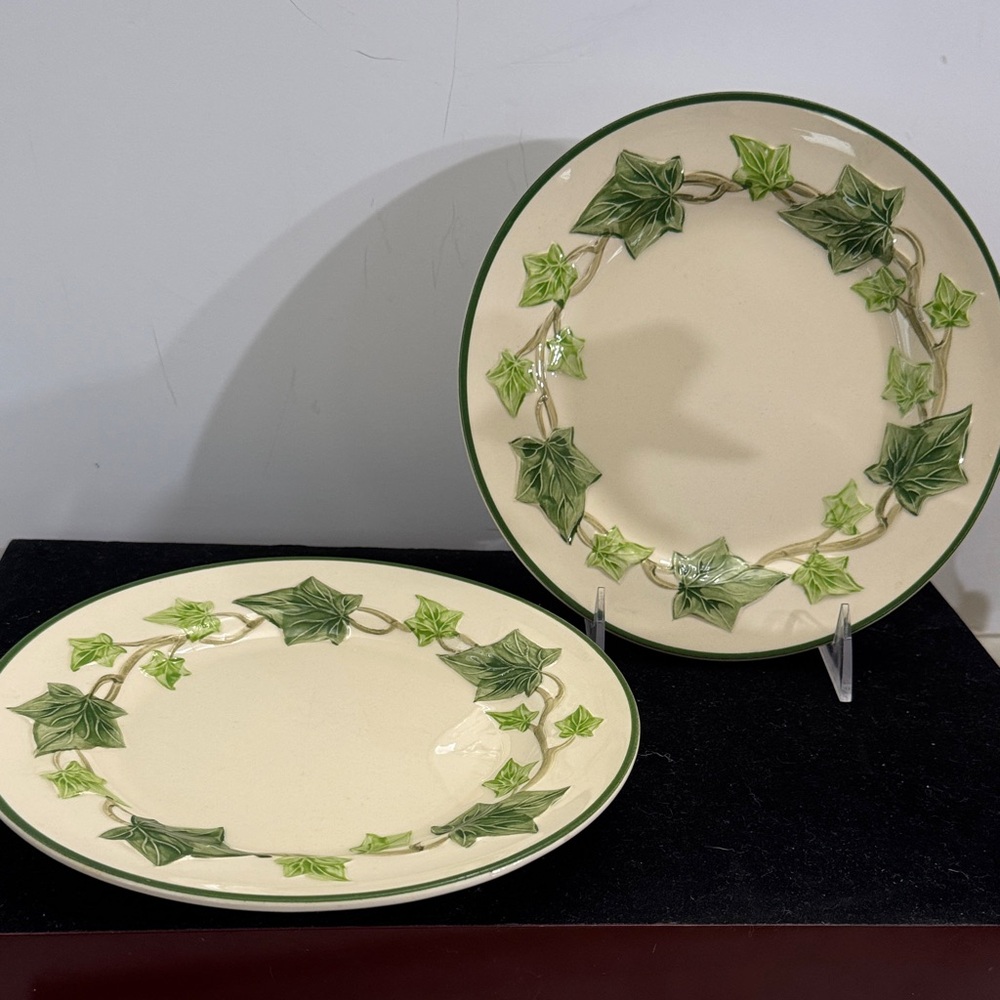 2 Victorian 1950s Franciscan Ivy Leaf salad Plates